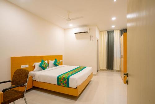 Hyderabad Hotel | Treebo The Living Tree Khairatabad