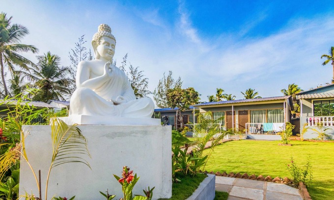 Morjim Hotel | Treebo Trend Lands End Beach Resort