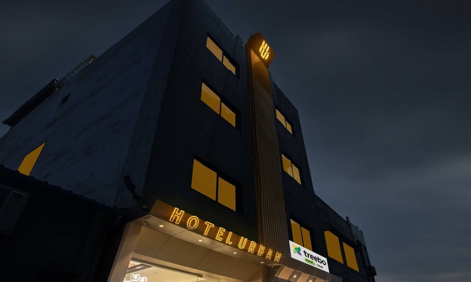 Surat Hotel | Treebo Urban, 1 Km From Railway Station