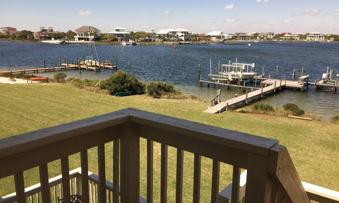 Treehouse House | Treehouse Townhouse on Little Sabine Bay. Perfect location!
