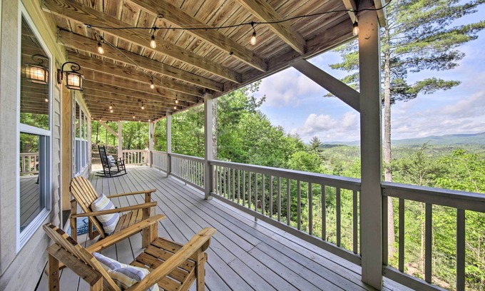 Hidden Lake Cabin | Treetop Hideout w/Long-Range Mountain Views!