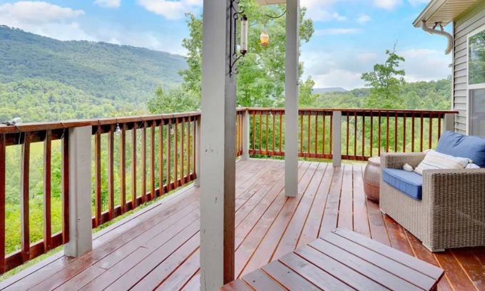 Wildwood Cabin | Treetop Retreat - Amazing Views, Hot Tub, Secluded