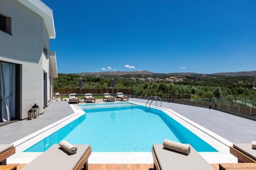 Asteri Villa | TreeTop Villa I, Private Pool, BBQ & Playground, By ThinkVilla