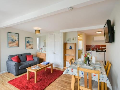 Aberdovey House | Treetops - Uk47210