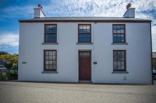 St. Florence House | Tregoyr - 3 Bedroom Holiday Home - St. Florence