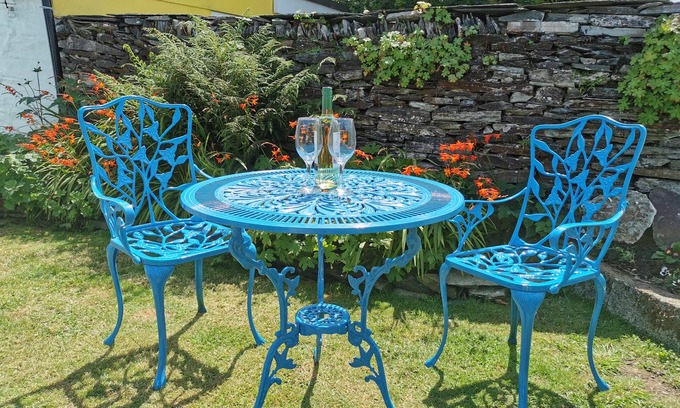 Delabole Cottage | TRELENGEL, pet friendly, character holiday cottage in Delabole