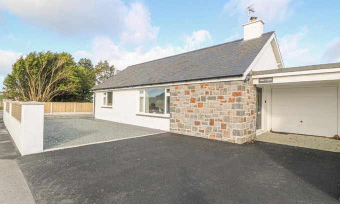 Garn Fadryn House | Trem Y Garn