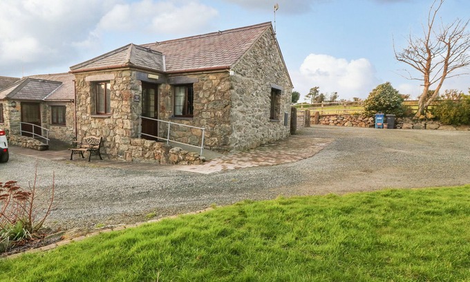Gaerwen Cottage | TREM Y WYDDFA, family friendly, character holiday cottage in Gaerwen