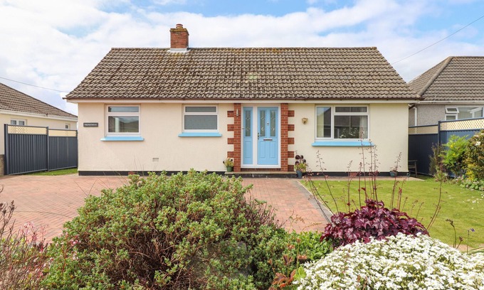 St Austell Cottage | TREMETHIC, family friendly, with a garden in Trewoon