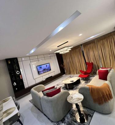 Lekki Phase 1 Apartment | Trendy 2-BDR Apt Villa with Pool,Wi-Fi, Netflix, Modern Amenities & PS5 Near Elegushi Beach Lekki