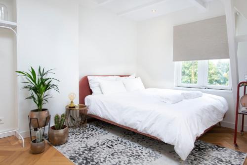 Frankendael Apartment | Trendy 2 bedroom accommodation on perfect location