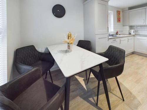 Belfast Apartment | Trendy 2-Bedroom Belfast Apartment