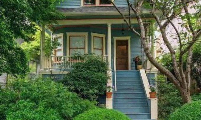 Grandview-Woodland House | Trendy and Cozy 1 Brm Garden Suite in Grandview-Woodland
