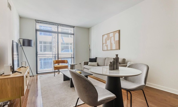 Woodmont Triangle Apartment | Trendy Bethesda Bainbridge 1BR w/Concierge, Gym, W/D, walk to Metro, by Blueground