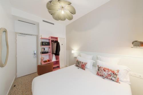 6th Arrondissement Hotel | Trendy Canettes Hotel
