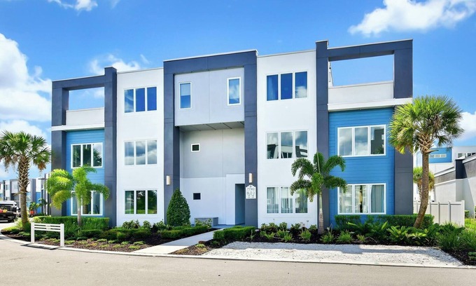 Reunion Hotel | Trendy Condo with Pool Table near Disney with Resort & Waterpark Access - B2-208