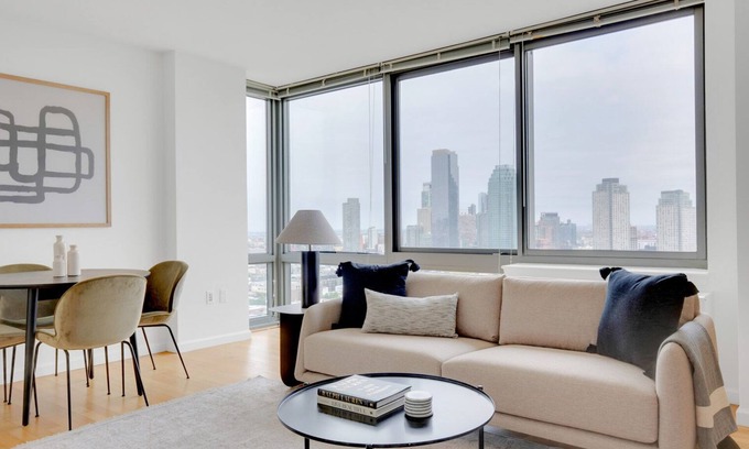 Hunters Point Apartment | Trendy LIC 2BR w/W/D, Elevator & Doorman, near East River, by Blueground