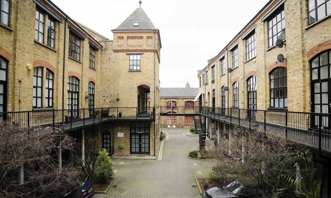 Shacklewell Apartment | Trendy Loft in Dalston with Parking,130 qm, 3 bedrooms, 6 Guests, Wifi