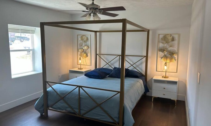 Downtown Omaha Apartment | Trendy Renovated Downtown Omaha