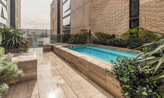 Collingwood Apartment | Trendy Stay at the Oxford on Stanley