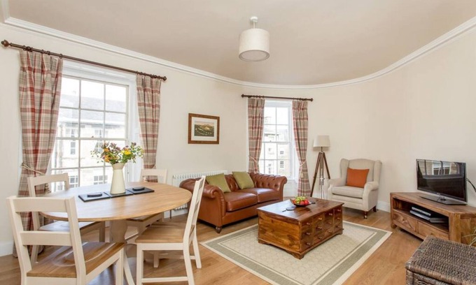 Stockbridge Apartment | Trendy & Stylish Apartment in Edinburgh's New Town