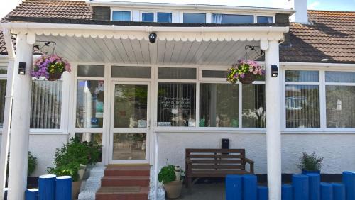 Newquay Bed & Breakfast | Trevarrian Lodge