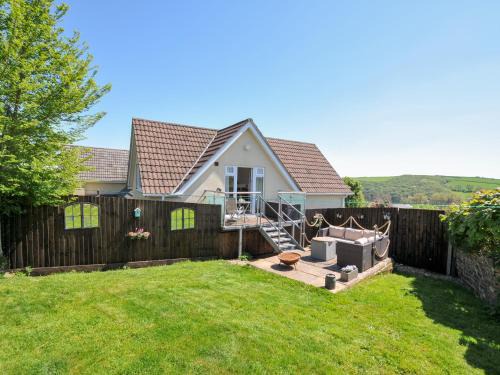 Launceston House | Treview