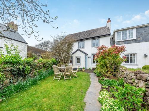Carnhedryn House | Trewellwell Cottage