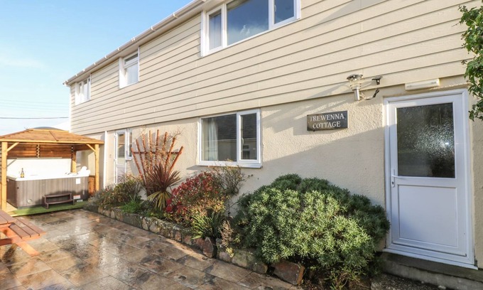 Mullion House | TREWENNA, pet friendly, with pool in Mullion