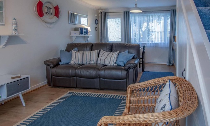 Pembroke House | Trewent Park - 2 Bedroom Chalet - Freshwater East