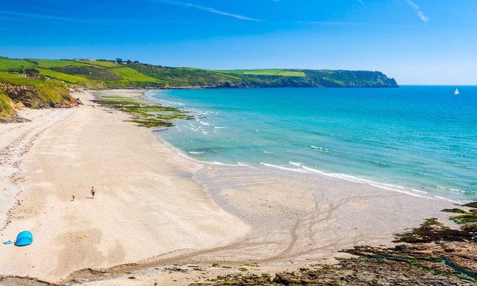 St Austell Cottage | Trewhiddle Villa 14 - a trewhiddle that sleeps 7 guests in 4 bedrooms