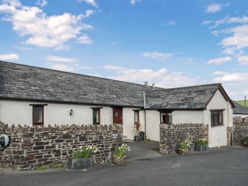 North Tamerton House | Trewin Court - Uk11878