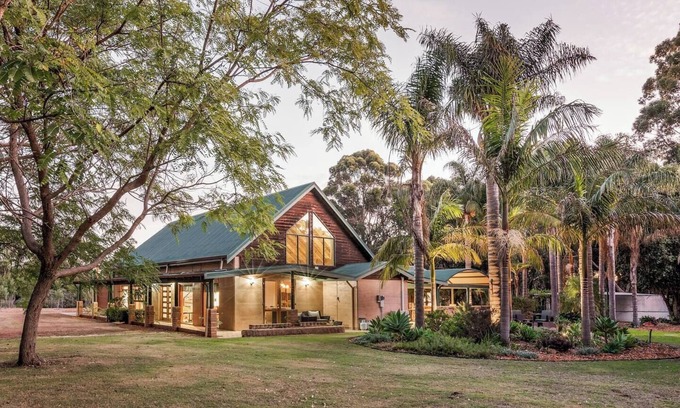 Margaret River House | Trinder Retreat Luxe Nature Escape Alfresco Bath