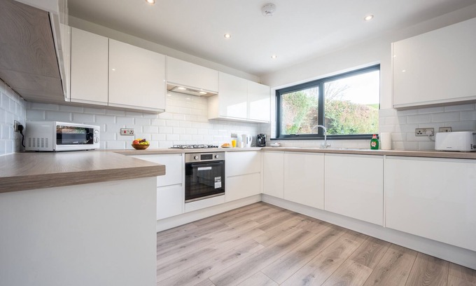 Caerleon Apartment | Trinity View by Tŷ SA - in Newport