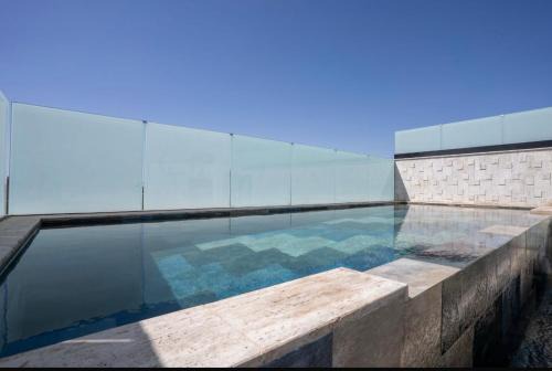 Menara Villa | Triplex De Luxe Ocra piscine privée