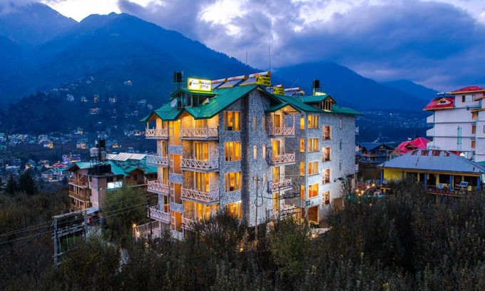 Manali Hotel | Tripli Hotels Stone House Cottage