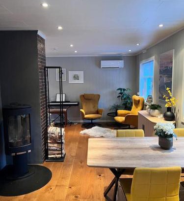 Tromsdalen House | Tromsø’s best location? City & Nature 5 mins away.
