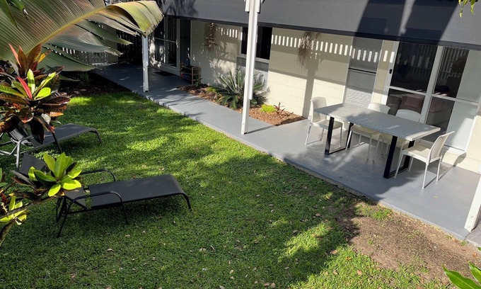 Port Douglas Apartment | Tropic Gardens - Walking distance to town - 2 bedroom holiday unit with yard