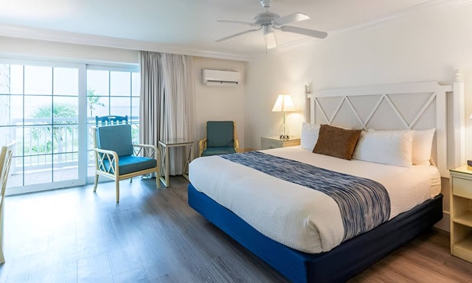 Captiva Hotel | Tropical Bliss | Unit w/Balcony & Kitchen – Perfect for Couples! | Onsite Pool