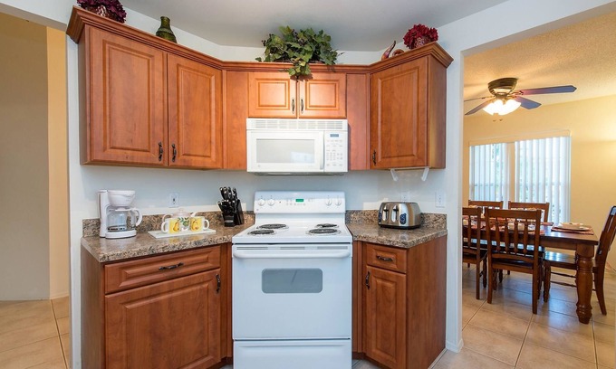 Indian Point House | Tropical Breeze House 3 Bedroom