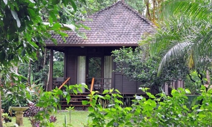 Ojochal House | Tropical Garden Retreat with Private Spa and Plunge Pool