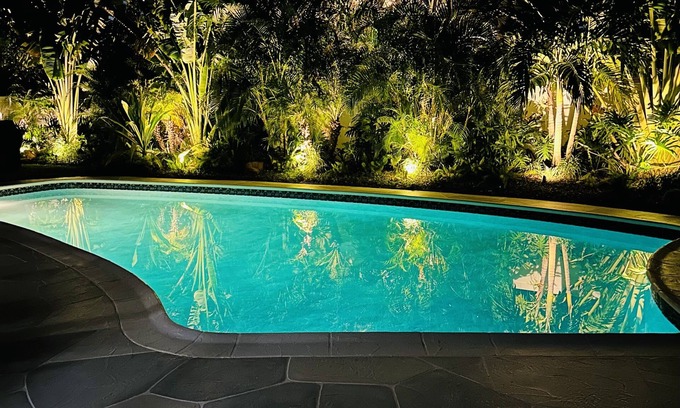 Lighthouse Point House | Tropical Paradise in Lighthouse
