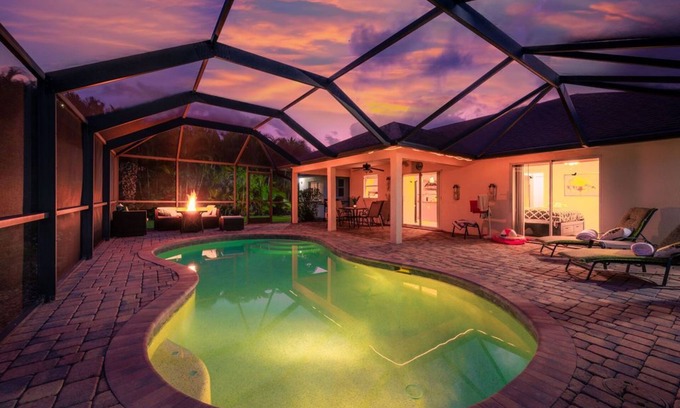 Pelican Villa | Tropical Villa Retreat with private pool in desirable South West Cape Coral
