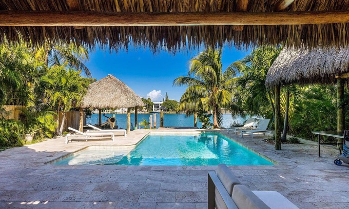 San Souci Estates Villa | Tropical Waterfront Retreat in Miami Beach: Your Ultimate Vacation Escape