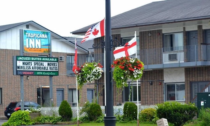 Niagara Falls Hotel | Tropicana Inn