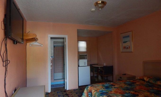 Holly Heights Hotel | Tropizar Motel