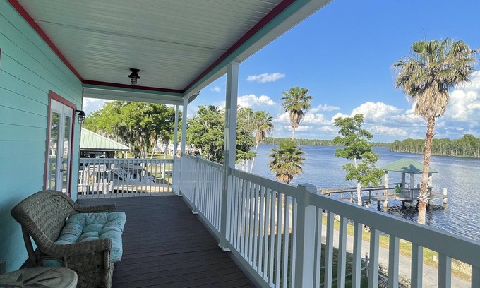 Suwannee House | Trout Key Suwannee River front at the Gulf in Suwannee Town