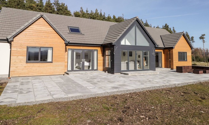 South Galson House | TROYA, family friendly, with a garden in Inverness