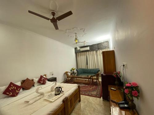 Khajuraho Hotel | TRPOTELS Shree Ram Vilas