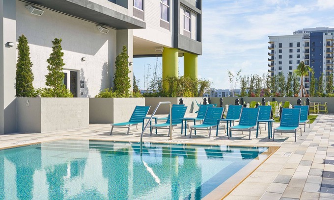 Downtown Fort Lauderdale Hotel | Tru by Hilton Fort Lauderdale Downtown